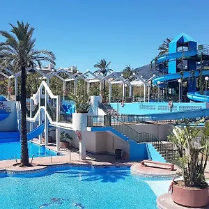 https://apartamentos-benal-beach-benalmadena.1costadelsol.com